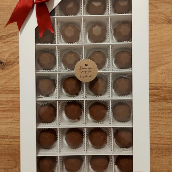 Melvee Çikolata Toptop Sütlü Bademli Fındıklı 650 gr