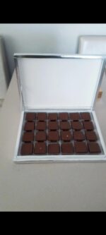 Melvee Çikolata Kare tablet Sütlü Bademli Fındıklı 650 gr